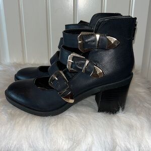 black faux leather chunky heel mary Jane strappy shoe boot Whimsigoth size 8